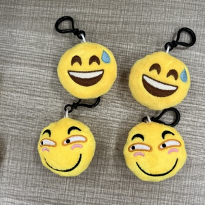 Porte-clés Expression 6 cm, Poupées en Peluche Créatives et Mignonnes de Dessin Animé, Pendentifs Porte-clés en Peluche <span class=keywords><strong>Smiley</strong></span> - Product Image 1