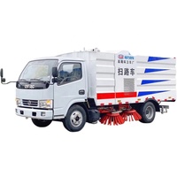 Chengli  4x2 Camion balayeuse de voirie monté sur châssis 5,5 m³