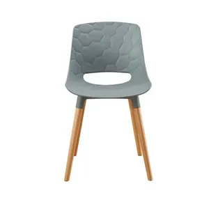 Chaise de bar élégante en bois pour coin petit-déjeuner avec siège en plastique confortable - Product Image 3