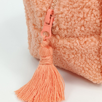 2024 nouveau doux personnalisé lettre logo moelleux organisateur Sac de maquillage Kawaii Teddy velours petit voyage maquillage sac soins de la peau pochette sac