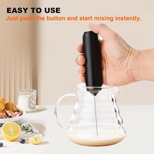 Mousseur à lait rechargeable avec couvercle Mélangeur de boissons facile à transporter Mousseur électrique portable pour café Latte Cappuccino Chocolat - Product Image 3