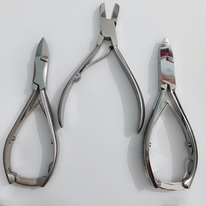 ชุดตัดเล็บมือเล็บเท้าสแตนเลสคุณภาพระดับมืออาชีพ 3 ชิ้น - Product Image 1