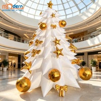 Sapin de Noël Gonflable Vert Vibrant avec Boules Rayées Violettes et Argentées, Étoile Jaune en Tête, Ballon Résistant aux Intempéries pour Noël