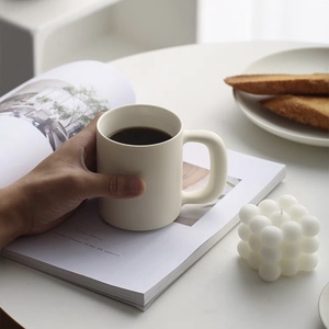 JINXIN fabrication à bas prix logo personnalisé drôle en porcelaine blanche vierge dégringolade dans une tasse en grès - Product Image 2