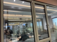 Ventanas Modernas de Madera y Aluminio Compuesto con Triple Vidrio Templado y Aislamiento Térmico para Casa, Villa u Oficina