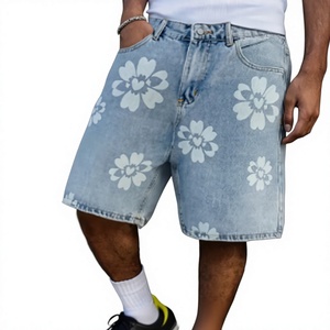 Shorts de Mezclilla para Hombre, Lavado Claro, con Estampado Floral Blanco, Casuales, de Verano - Product Image 1