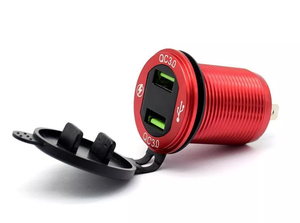 Cargador de Coche USB Doble de Aluminio de 12V para Teléfono Móvil, Adaptador de Cargador de Coche USB con Voltímetro QC 3.0 - Product Image 3