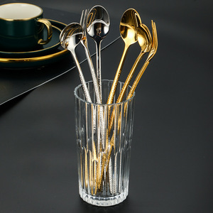 Juego de tenedor y cuchara para hielo de acero inoxidable 304 con patrón de diamante, mango largo, pulido, duradero, para uso doméstico, en bares y en cocinas occidentales. - Product Image 4