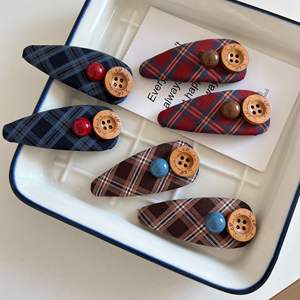 Pinza de Pelo Geométrica Coreana con Letras y Cuadrícula, Dulce Clip para Flequillo para Niñas y Mujeres, Pinza de Pico de Pato BB, Accesorios para el Cabello - Product Image 1