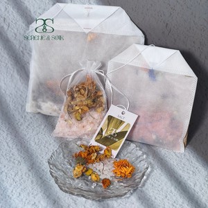 <span class=keywords><strong>Sel</strong></span> de bain aux fleurs de l'<span class=keywords><strong>Himalaya</strong></span> S&Soak, écologique, 100% biologique, pour le corps, en contenant en verre naturel, douze formules, fabriqué au Pakistan, 120g - Product Image 1