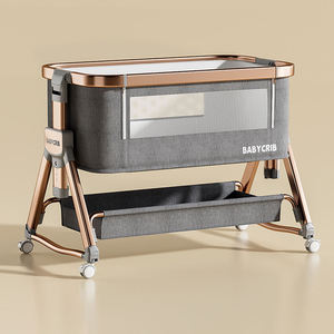 Culla di Lusso a Dondolo per Neonati con <span class=keywords><strong>Sponde</strong></span> Pieghevoli Cestino e Giostrina per Uso Esterno Ospedaliero e da Pranzo - Product Image 2