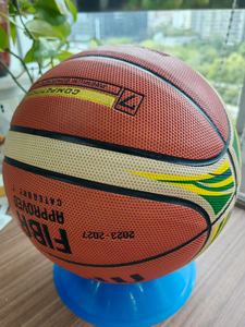 Ballon de basket en cuir composite PU de haute qualité, vente en gros, logo personnalisé, ballon en caoutchouc souple - Product Image 2