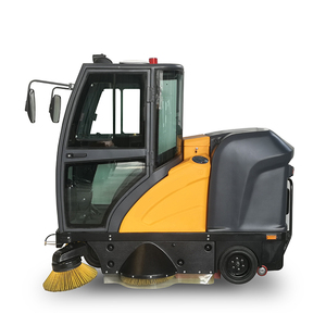 Machine de nettoyage industrielle autoportée à batterie pour routes et fermes - Product Image 5