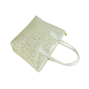 Sac de maquillage transparent Sac fourre-tout cosmétique étanche en PVC avec poignée - Product Image 4