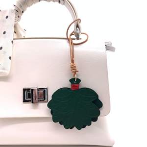 Nouveau style de breloque de sac en feuille de pamplemousse, pendentif porte-clés de voiture en cuir véritable, accessoires de luxe pour sacs - Product Image 5