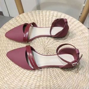 Nouvelles sandales d'été 2026 noires rétro à semelle épaisse surélevée, antidérapantes, polyvalentes, style romain, pour femmes, chaussures décontractées d'extérieur - Product Image 1