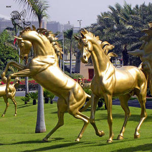 Escultura de Animales al Aire Libre Personalizada, Estatua de Bronce Fundido de una Madre Cabra y un Cachorro para Decoración de Parques y Paisajes - Product Image 3