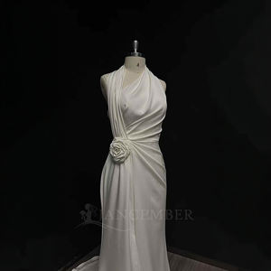 Robe de mariée Nt23 en satin, coupe princesse, décolleté cœur, appliques, ceinture drapée, fleur, élégante et simple pour la mariée - Product Image 3