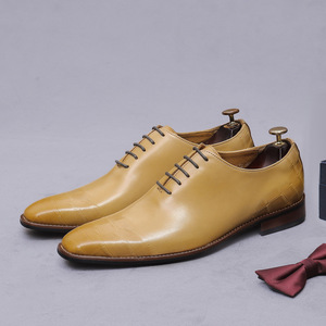 Zapatos de vestir formales y modernos para hombre, de cuero genuino británico con patrón de cocodrilo, ideales para padrinos de boda y novios. - Product Image 1