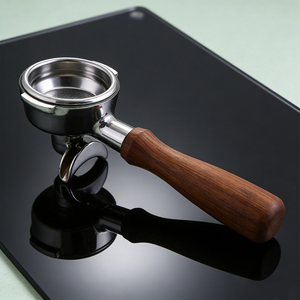 เครื่องชงกาแฟแบบหรูหราเป็นมิตรกับสิ่งแวดล้อม  <span class=keywords><strong>แบบ</strong></span>ใช้มือล้าง  ด้ามจับไม้  สแตนเลส  ขนาด 51 มม. - Product Image 4