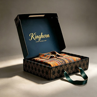 Boîte cadeau de luxe personnalisée avec poignée et ruban, en carton, pour l'emballage de vêtements et de textiles, destinée aux entreprises et à la vente au détail