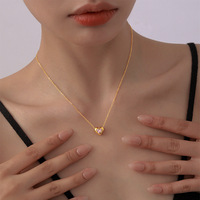Colliers pendentifs élégants en zircon rose pour femmes, délicats, en forme de cœur, sensation premium, plaqué or, chaîne de pull en acier inoxydable