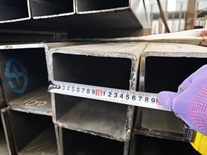Q235 hình chữ nhật kim loại đen cán nóng <span class=keywords><strong>erw</strong></span> ống thép carbon rỗng BIS chứng nhận cắt và hàn dịch vụ chế biến - Product Image 4