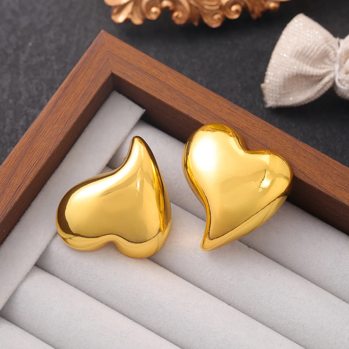 ZF 2024 Minimalist Jewelry 18k Gold Plated Heart-Shaped Women Earrings Chunky Heart Stud Earrings
