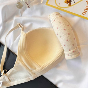 Sweet Floral Pattern Sexy Lace Bra <b>Push</b>-Up Wire-Free Thin Breathable Knitted Seamless Teenagers Fashionable Adjusted-straps 3/4 - Product Image 6