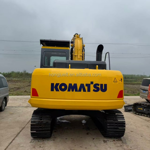 Excavatrice <span class=keywords><strong>Komatsu</strong></span> PC130 d'occasion, 13 tonnes, moteur 69 kW, haute qualité avec pince hydraulique pour la manutention des matériaux, en stock, prix bas - Product Image 2
