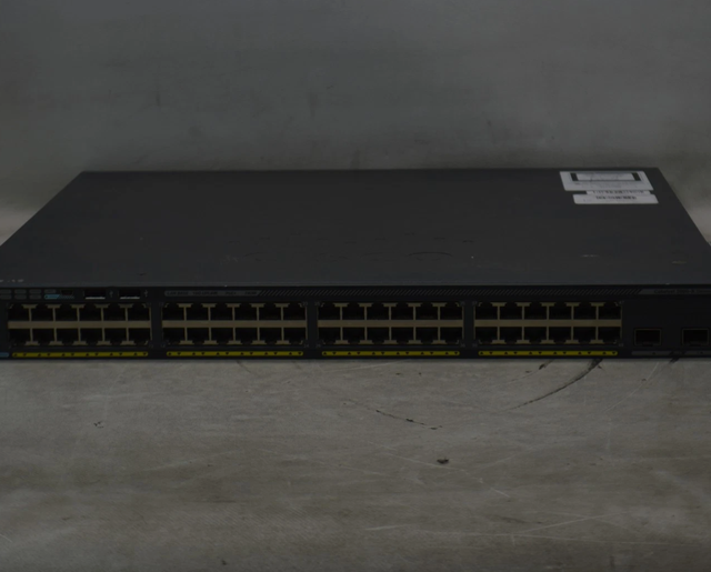 Cisco7204vxrplc Modular Router, Multi-slot, Interface Card, Custom Configuration, High Scalability, Industrial Routing, Flexible