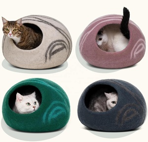 트렌디한 핸드메이드 100% PET 펠트 폴리에스터 고양이 동굴 침대 접이식 2 in 1 미끄럼 방지 바닥 따뜻한 실내용 애완동물 동굴 침대 - Product Image 1
