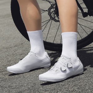 Chaussures de cyclisme/équitation en maille respirante et légère pour l'été, pour hommes et femmes, sans clips, pour vélo de route, commerce transfrontalier - Product Image 2