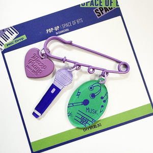 KPOP-Broches de hojalata JUNGKOOK RM V MIC DROP POP-UP, <span class=keywords><strong>JIN</strong></span> JIMIN, SUGA, bolso con colgante acrílico, alfileres para ropa, accesorio para regalo - Product Image 3