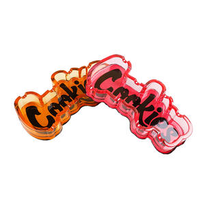 Posacenere Portatile da Auto in Resina Acrilica Economico e Creativo con Logo Personalizzato Vendita all'Ingrosso per Sigarette e Tabacco in Plastica e Vetro - Product Image 3