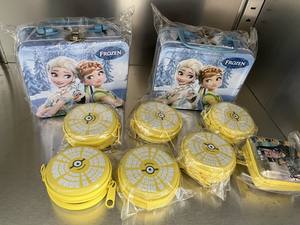 Boîte de bonbons ronde en métal personnalisée en gros avec impression en relief colorée à l'extérieur de la boîte de conserve à prix raisonnable - Product Image 3