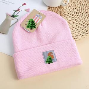 หมวกบีนนี่แฟชั่นยุโรปและอเมริกา ถักลายปัก 3 มิติ ขนาดสั่งทำได้ สำหรับฤดูใบไม้ร่วง ฤดูหนาว ให้ความอบอุ่นหรือเหมาะกับอากาศหนาว - Product Image 2