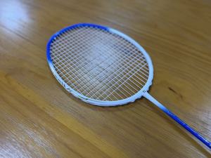 Raquette de <span class=keywords><strong>badminton</strong></span> légère de haute qualité 5U 78g pour débutants, en fibre de carbone 24T pré-cordée 24lbs, idéale pour un jeu facile. - Product Image 5