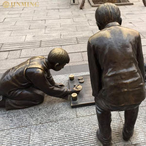 Grandes esculturas de figuras de bronce fundido para exteriores de antiguos abuelos y nietos jugando al ajedrez, adornos decorativos - Product Image 5