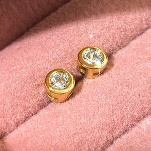 Boucles d'oreilles clous rondes minuscules en zircon plaqué or 18 carats, imperméables, simples et élégantes pour femmes - Product Image 6