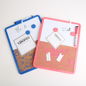 Tableau blanc magnétique 2-en-1 combiné en liège, personnalisable pour la maison, avec mini tableau blanc suspendu et coins en plastique - Product Image 5