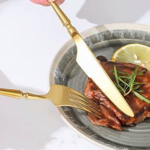 Ensemble de couverts de style occidental en acier inoxydable 304 de qualité supérieure : couteau à steak, cuillère à thé, fourchette à fruits et à desserts - Product Image 1
