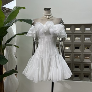 Pétales à volants doux <span class=keywords><strong>Robe</strong></span> <span class=keywords><strong>courte</strong></span> de fée de couleur unie à une épaule avec niche de taille Soirée à la mode Tempérament élégant - Product Image 3