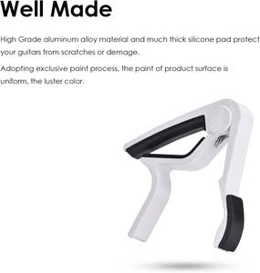 Capo de guitarra portátil con afinador para guitarras eléctricas/acústicas de 6 cuerdas, banjo, mandolina, bajo, ukelele (blanco) - Product Image 2