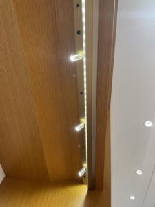 ארון תצוגת קיר עץ עם חומר ברזל לשימוש בחנות - Product Image 5