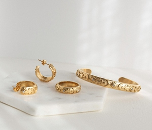 18K mạ vàng <span class=keywords><strong>Bangle</strong></span> Cuff Vòng đeo tay cho phụ nữ, mặt trăng sao mặt trời kết cấu <span class=keywords><strong>Bangle</strong></span>, không thấm nước và xỉn màu miễn phí đồ trang sức - Product Image 4