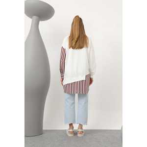 เสื้อคลุมผู้หญิงสีเอครูกรมท่า คอกลม ผ้าถัก ลายป๊อปคอร์นตัดสี สำหรับใส่พักผ่อน - Product Image 3