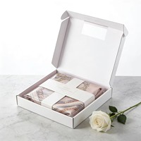 Boîte rigide personnalisée pour vêtements, t-shirts, sweats à capuche, fourrures et chaussettes, avec emballage cadeau pliable à paillettes en relief