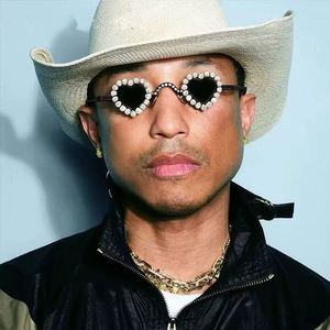 Lunettes de soleil punk de luxe 2025 avec strass, petite monture, protection UV400, en forme de cœur, pour hommes et femmes - Product Image 3