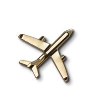Vente en gros de pin's de revers en métal plaqué or 3D personnalisés Pinstar P08L050 en forme d'avion - Accessoires de badge avec logo gravé/embossé, options OEM